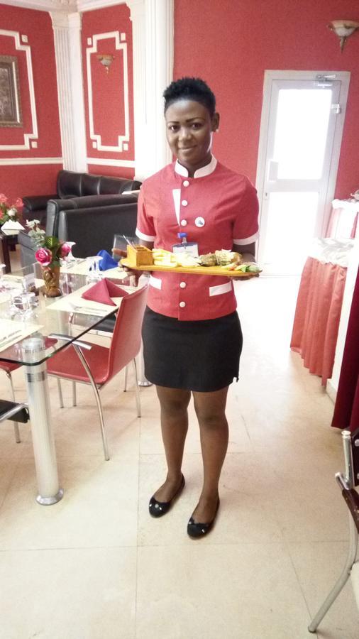 Yaoundé Le Luxtral Hotel מראה חיצוני תמונה